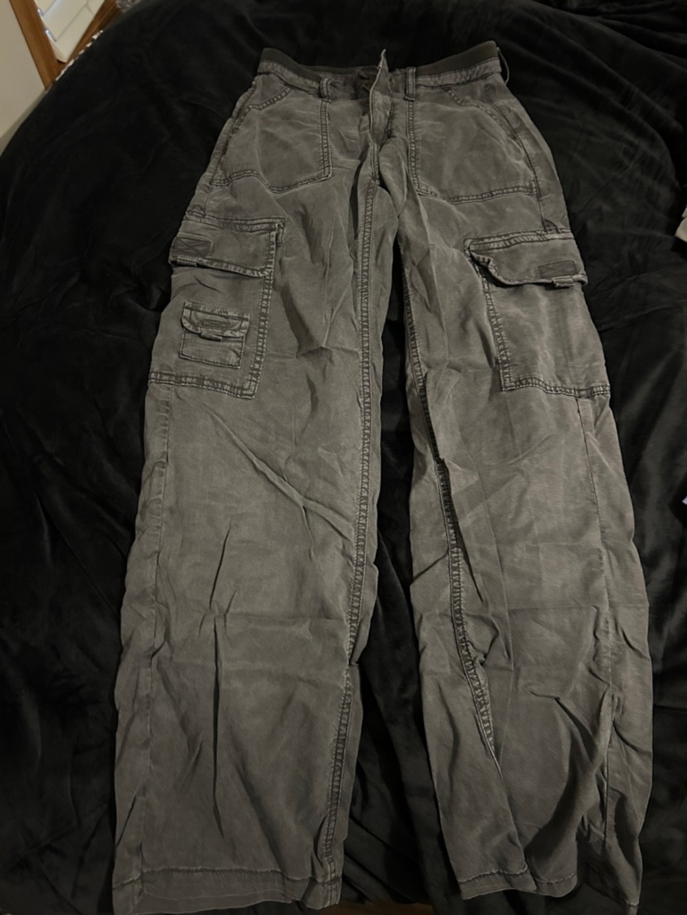 American Eagle Outfitters Men's Gray Cargo Pants - Utility Pockets